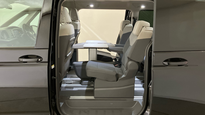 Volkswagen Multivan 1.5 TSI eHybrid Life 5dr 4MOTION DSG Estate - Image 39